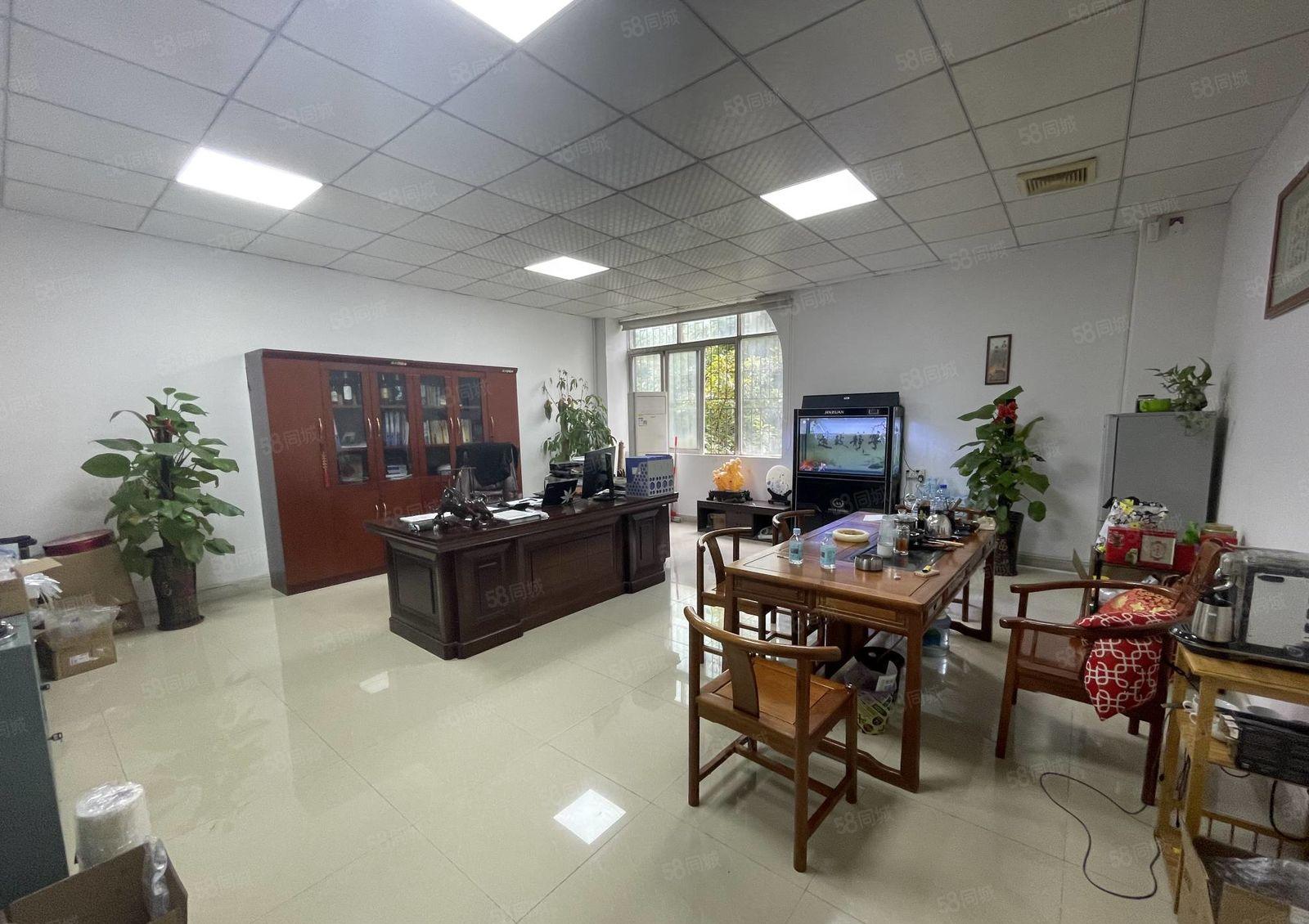 福永塘尾地铁口附近800平精装修厂房出租交通方便无转让费