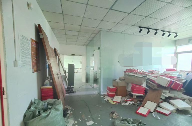 西乡固戍工业区，带装修600平整层厂房出租，租金28