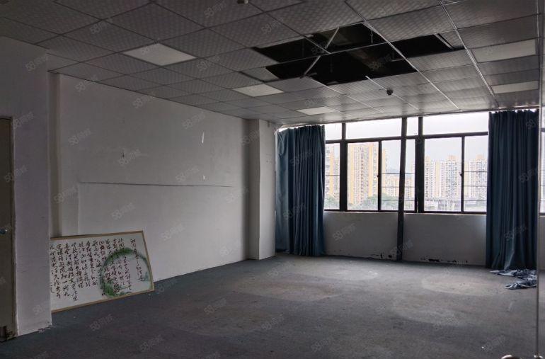 西乡鹤洲桥底附近楼上精装修1150平，有办公室！天花吊顶