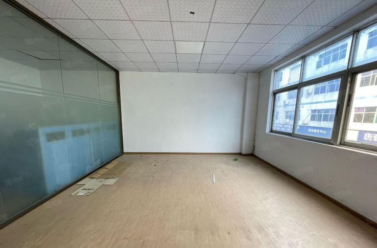 西乡后瑞，宝安大道边，大型工业区，带装修370平厂房出租