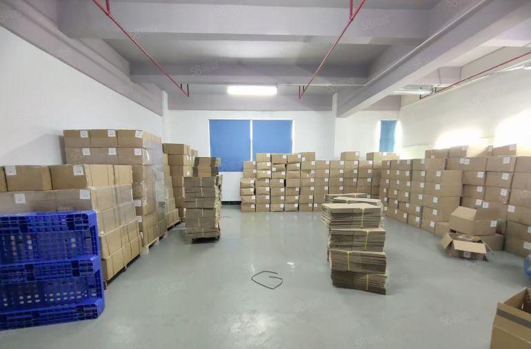 西乡固戍地铁口工业园，带装修330平180平办公厂房出租