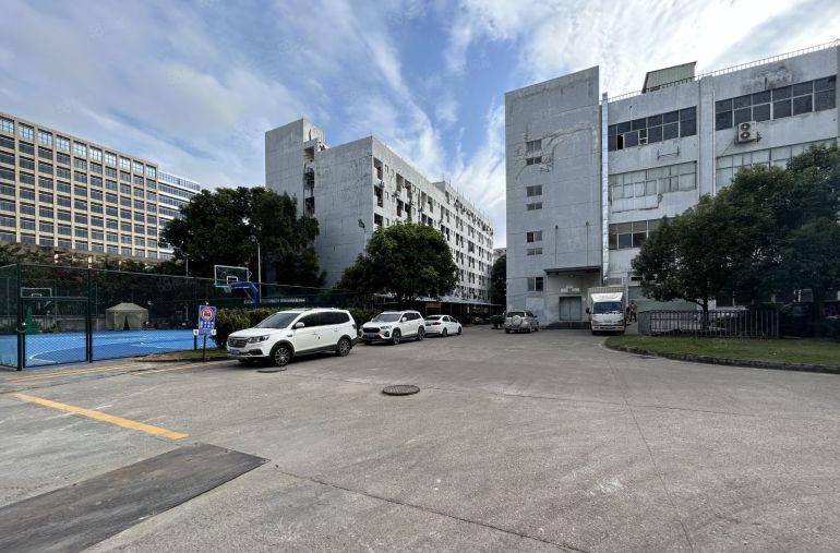 石岩上屋原房东科技园楼上500平带3间办公室厂房实际面积出租