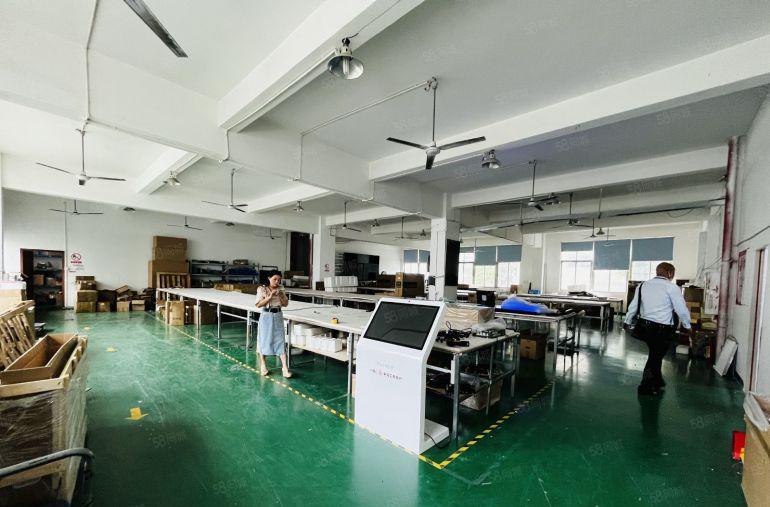 西乡小面积厂房出租100平起租，整层3000平水电齐全