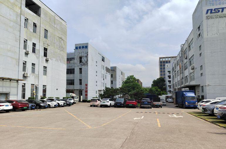 石岩水田工业园1000平精装修厂房仓库低价出租，500平可分