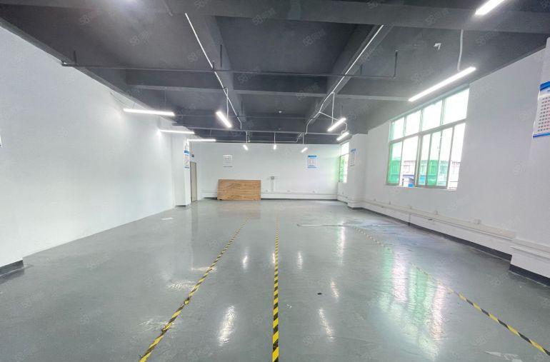 特价26元西乡固戍工业区，电梯口位置，带装修368平厂房出租