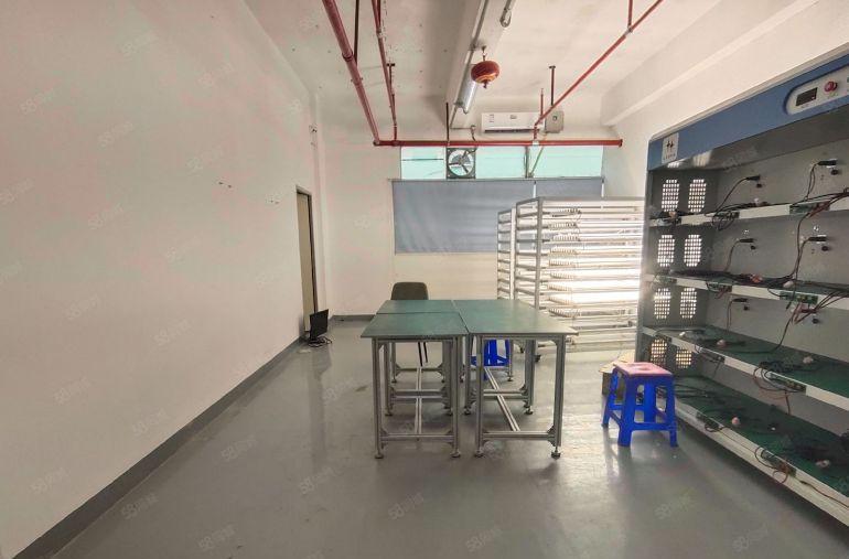 直租西乡黄田工业园，整层650平精装修厂房仓库出租，水电齐全