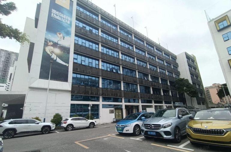 石岩石龙仔楼上整层1200平原房东实际面积厂房出租精装修,