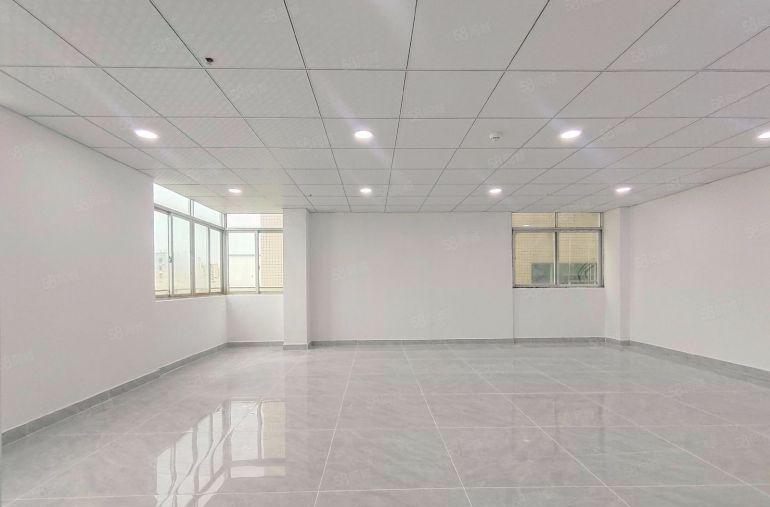 西乡固戍小面积100平136平办公厂房出租，两吨货梯，电到位