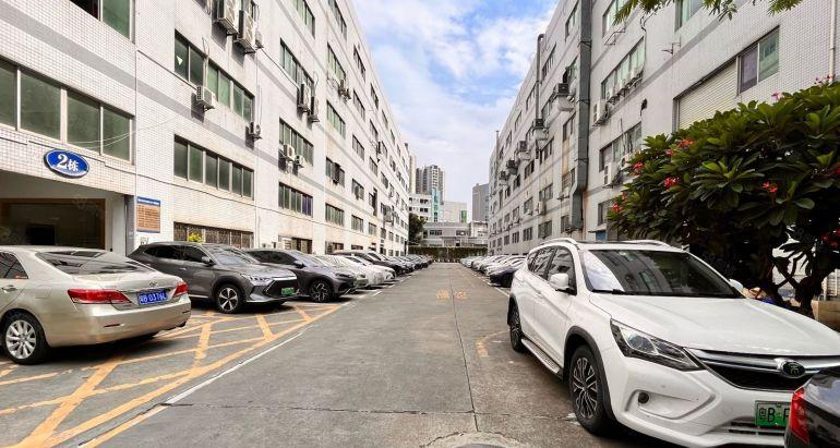 石岩高速口花园式红本重工一楼6.2米700平300平厂房出租