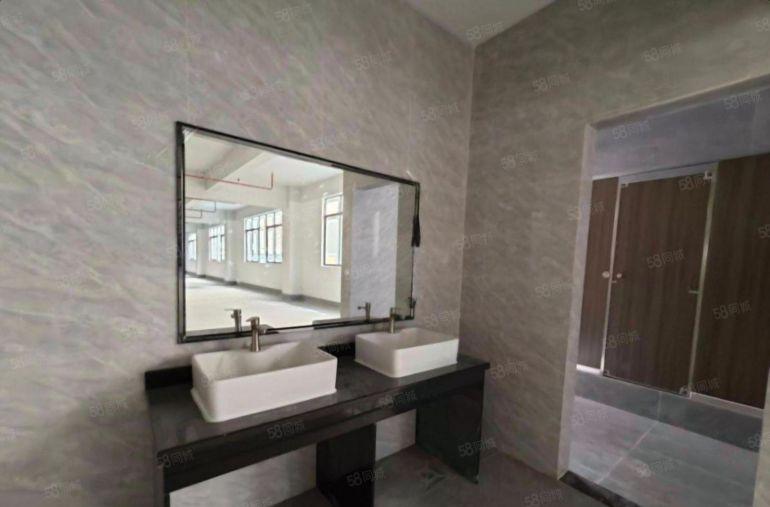 合同十年 西乡固戍地铁口独门独院7700平村委厂房出租可分租