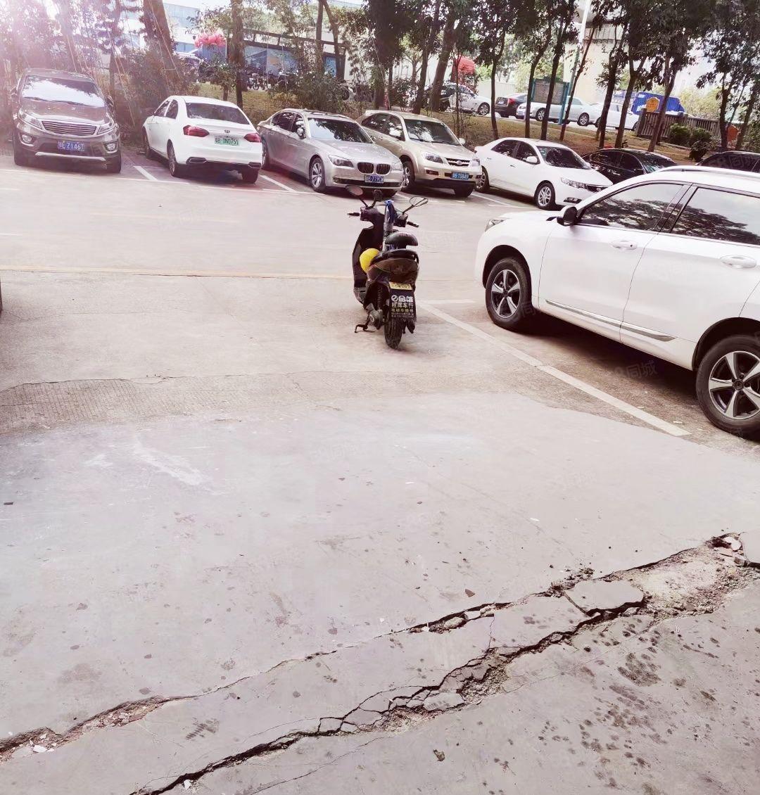 出租福永福州大道边上一楼450平方，可做物流仓储机加工