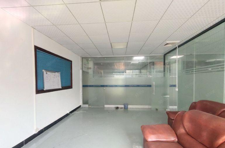 西乡，固戍创意园，电梯口带装修485平办公厂房出租，租金28