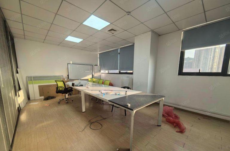 西乡鹤洲原房东2000平红本精装修办公室仓库厂房出租大型园区