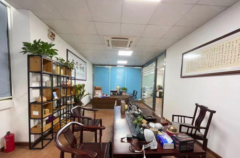 固戍二路附近，楼上精装修 500平办公型厂房仓库 物业直租