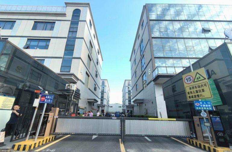 西乡鹤洲原房东2000平红本精装修办公室仓库厂房出租大型园区