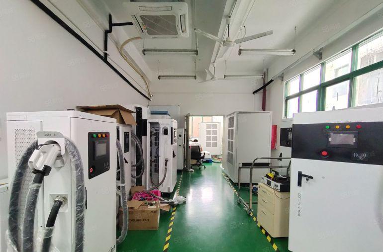 固戍地铁站附近，新出楼上540平精装修厂房，办公，仓库出租！