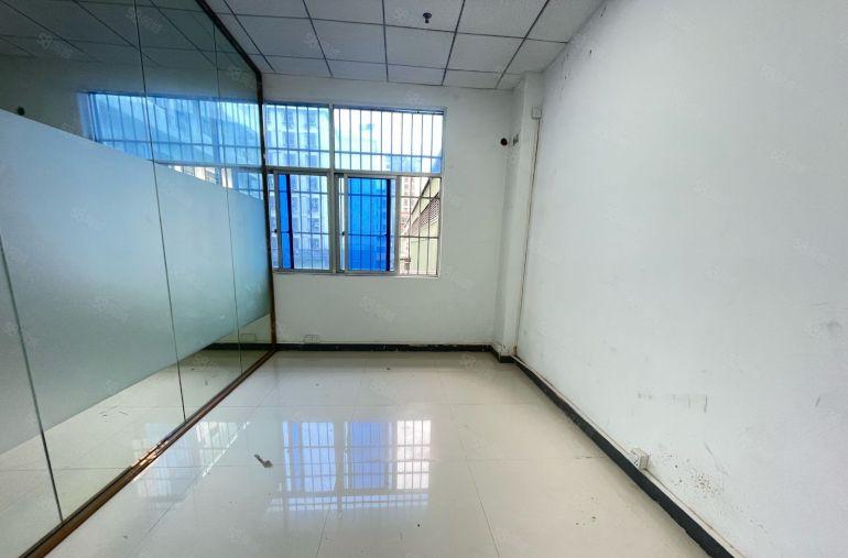 西乡固戍地铁口，大型工业区，带装修376平厂房出租，使用率高