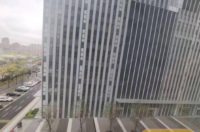 宝安区兴东地铁口7500平独院实际面积出租带红本带卸货平台