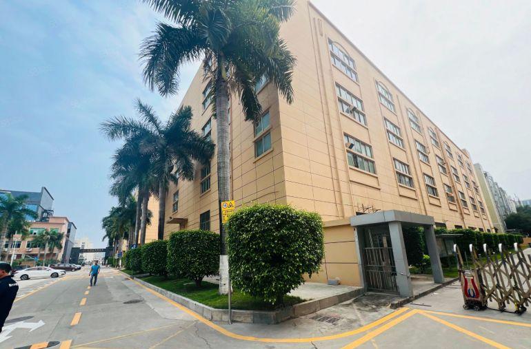 宝安沙井松福大道原房东10000平可分租独门独院红本厂房6米