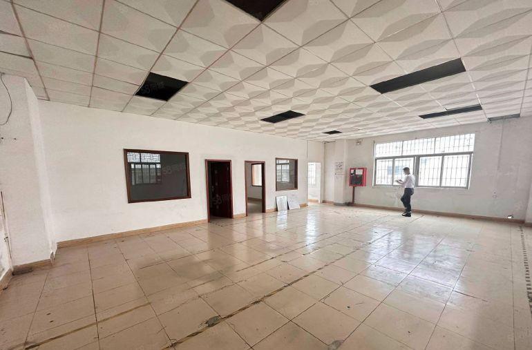 20元起！松岗地铁口1500平原房东精装修厂房仓库出租可分租