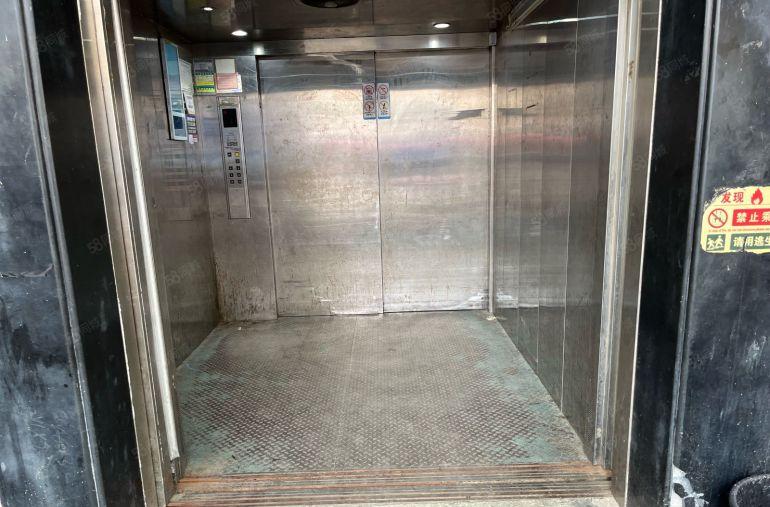 石岩地铁口上屋站红本工业园厂房二楼2660平米