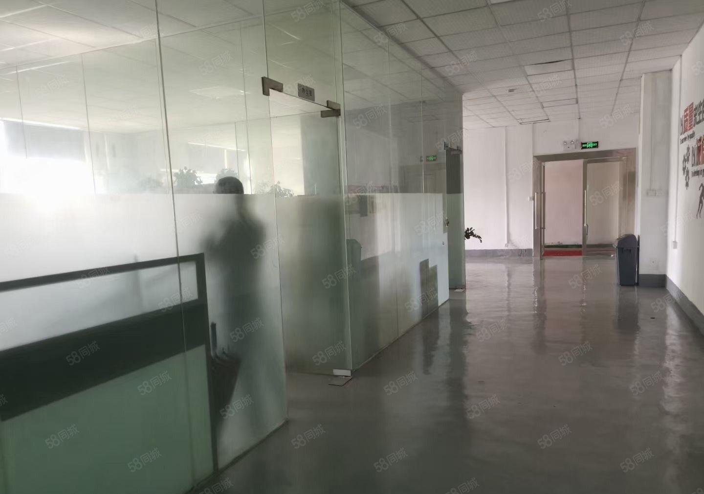 松岗沃尔玛附近 楼上新出750平方，带精装修厂房 水电齐全