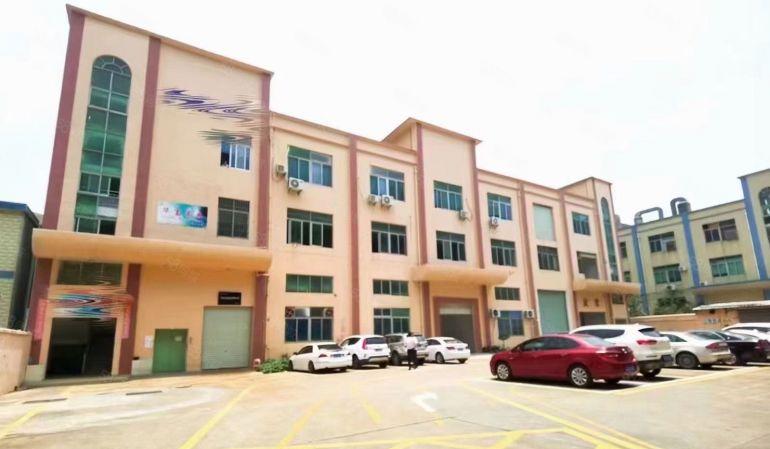 沙井芙蓉工业区1200平米6米高带航车带装修厂房低价出租