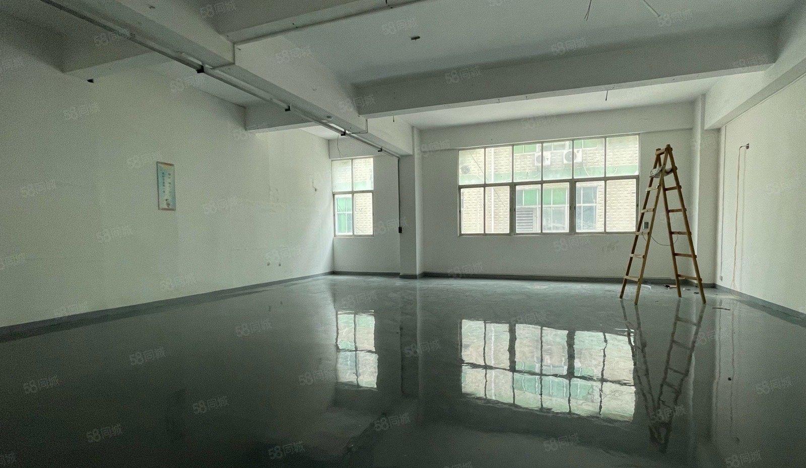 宝安松岗工业区精装修2000平方可分租500平方仓库厂房出租