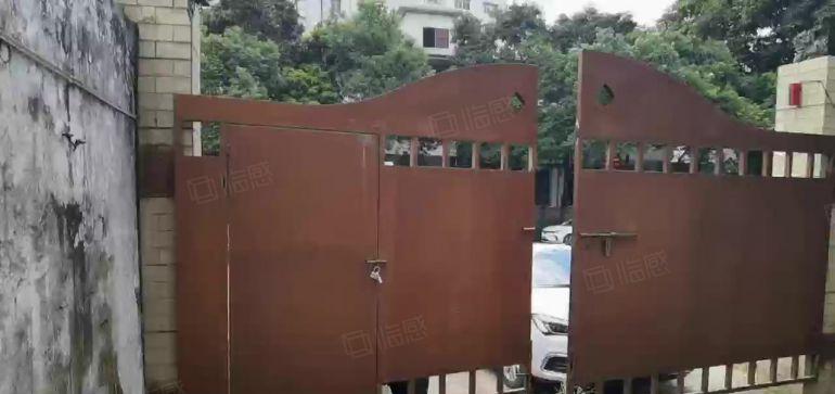 石岩两栋独院厂房招租 三层四千平 外观正在翻新中