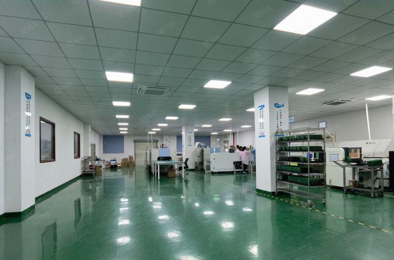 石岩北环新出1600平米带装修厂房出租，可分租