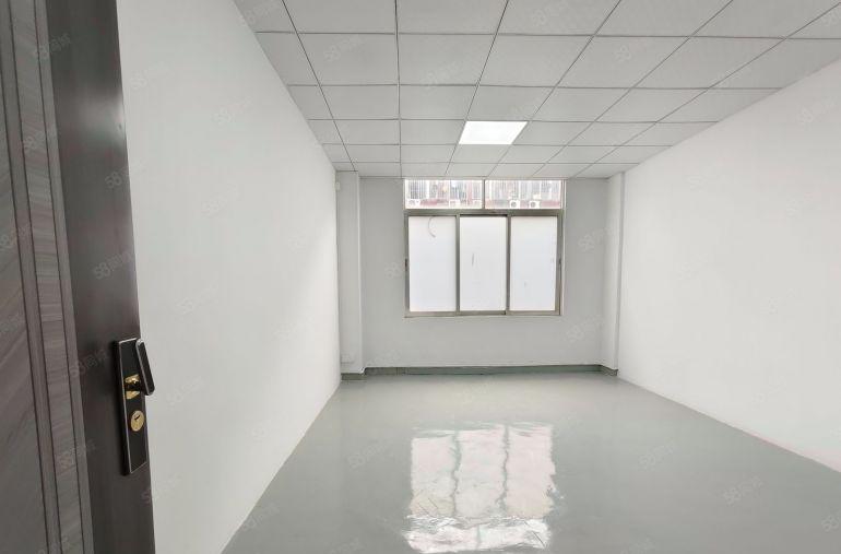 西乡银田工业区，新出200平厂房仓库出租。电到位，租金30元