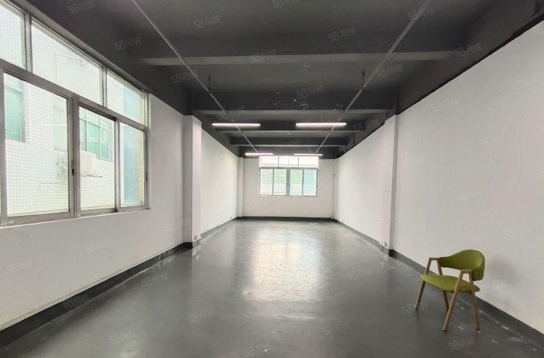 西乡，固戍地铁站附近，楼上85平136平带隔间办公，电商贸易