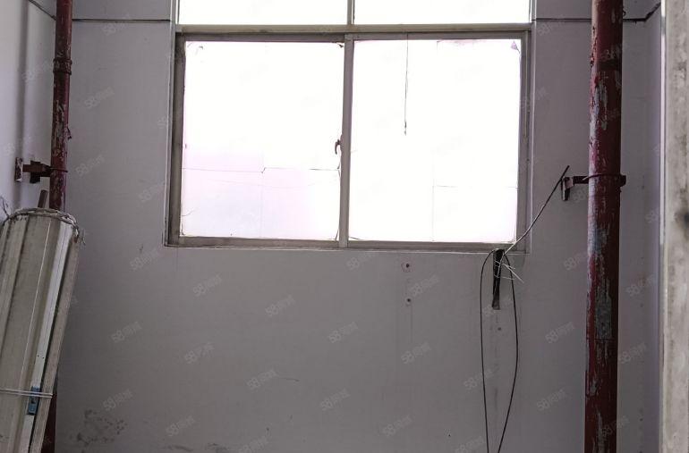 西乡九围楼上精装修550平，带部分无尘车间！