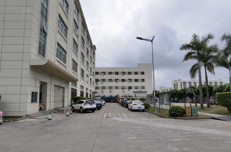 沙井恒明珠科技园原房东独院出租厂房6300平全新地坪漆可分租