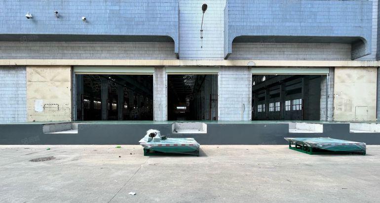 宝安福永500平地铁口单一层钢构厂房仓库空地全新地坪漆带货台