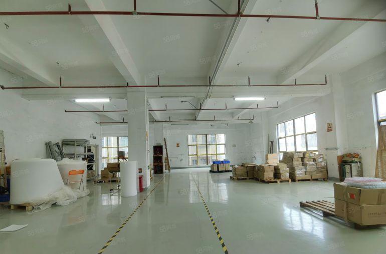 西乡固戍一手直租！570平厂房仓库特价租，水电齐全 即租即用