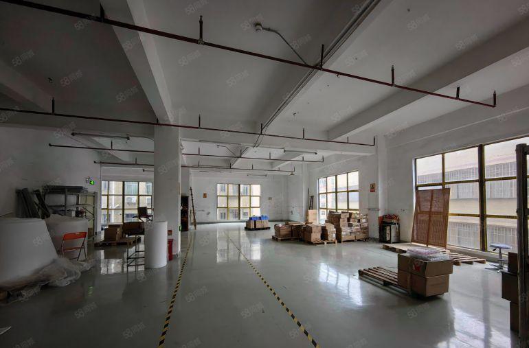 西乡固戍地铁口升级园区小户型带精装厂房出租570平