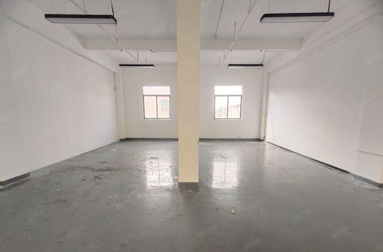 西乡固戍创意园，楼上带装修独立半层600平厂房出租，拎包入驻