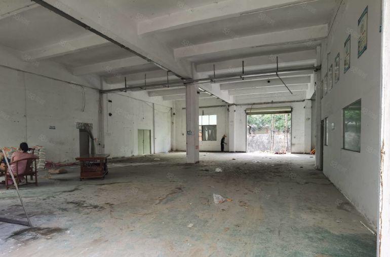 石岩两栋独院厂房招租 三层四千平 外观正在翻新中