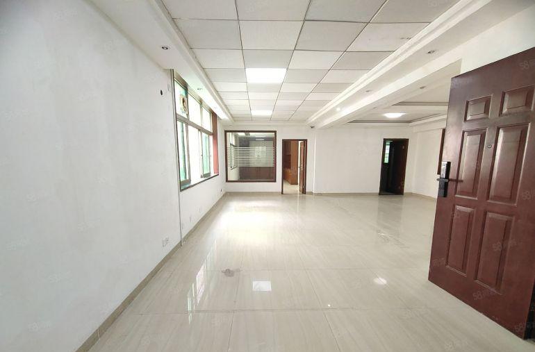 特价23元，西乡银田工业园，楼上带装修285平2加1格局厂房