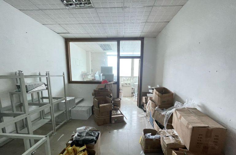 直租！西乡固戍，带装修360平260平厂房出租，带吊机口