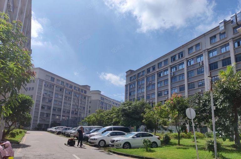 福永地铁旁花园式厂房仓库楼上800平出租，带水电装修