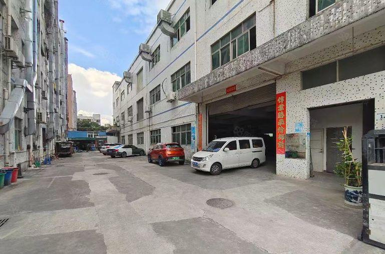 松岗罗田高速口独院二楼实面积1000平厂房出租送10部天花机