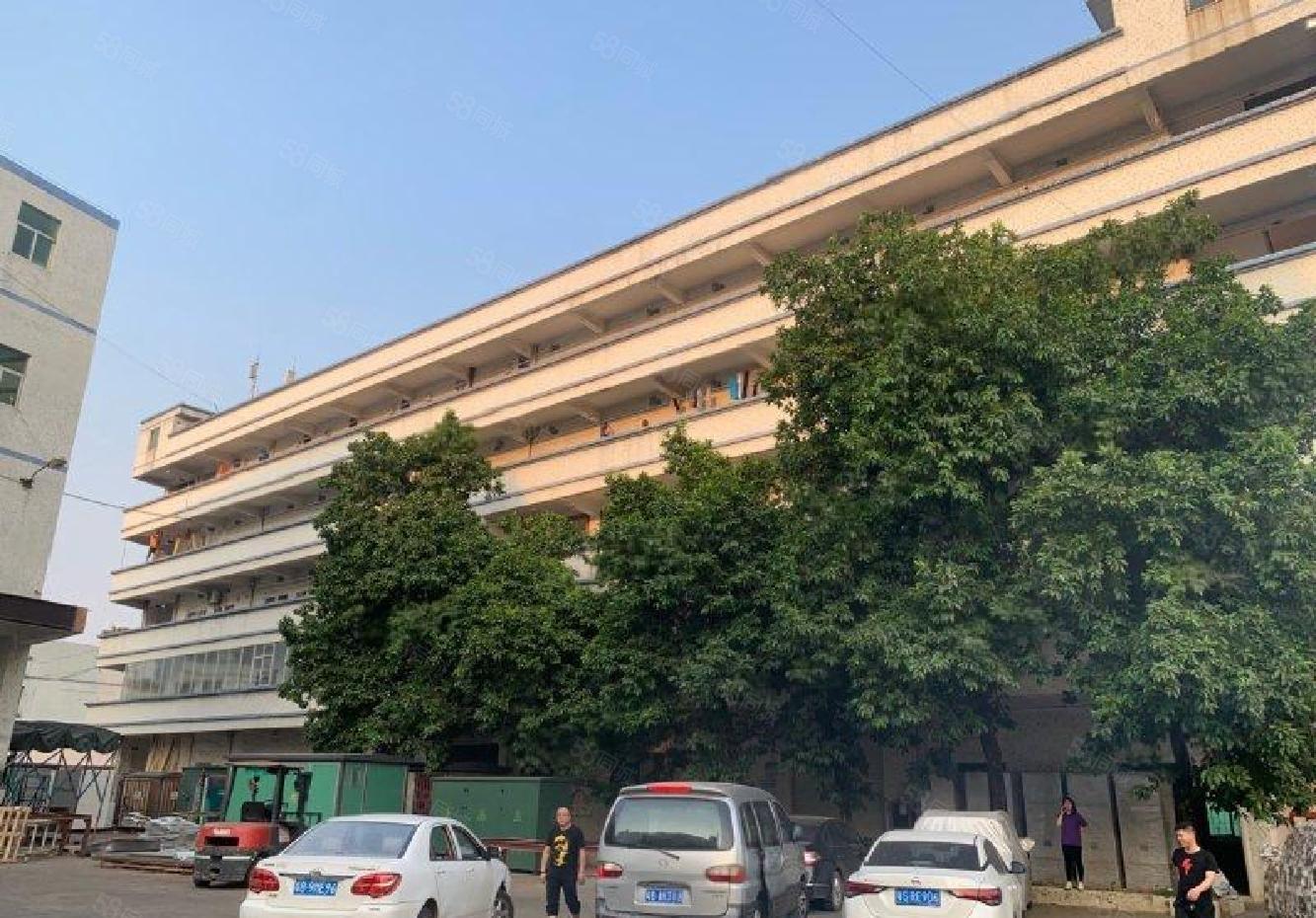 松岗地铁站新出8000平独门独院原房东带红本厂房出租可分出租