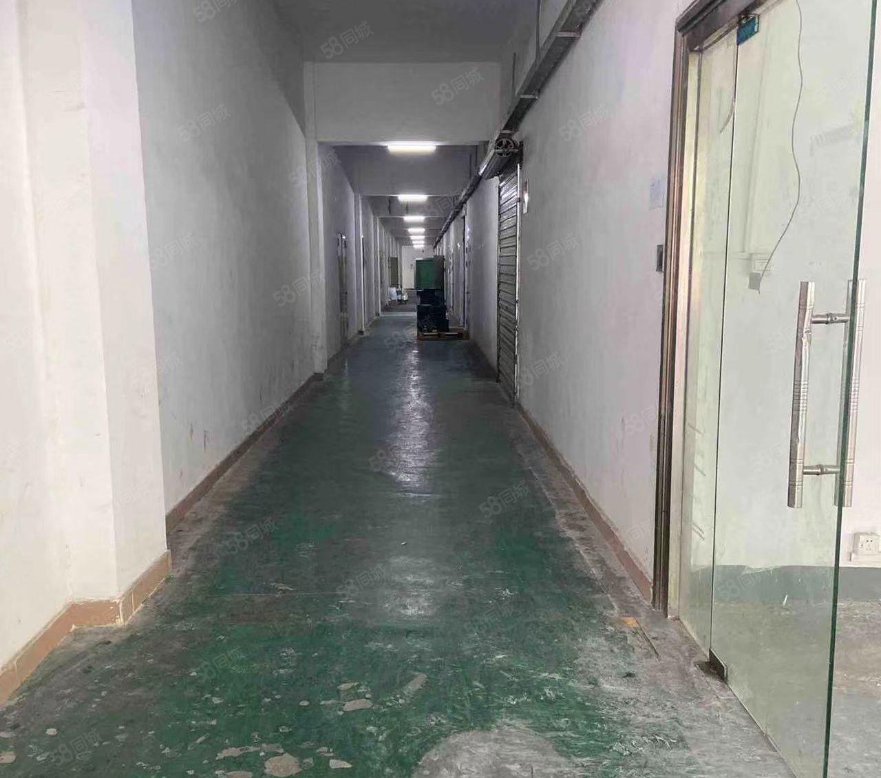 宝安石岩裕龙大厦附近680平