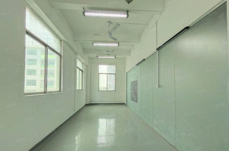 西乡，固戍大型工业园，楼上带装修380平办公厂房电商贸易出租