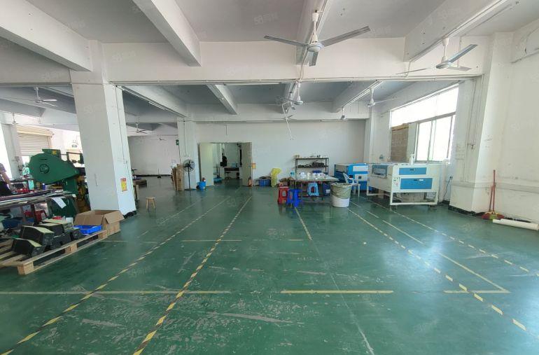 特价22元，西乡簕竹角，楼上带装修整层690平厂房，带吊机口