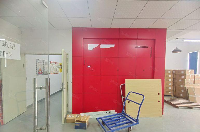 西乡，固戍地铁站附近，大型工业区，新出楼上带装修312平厂房