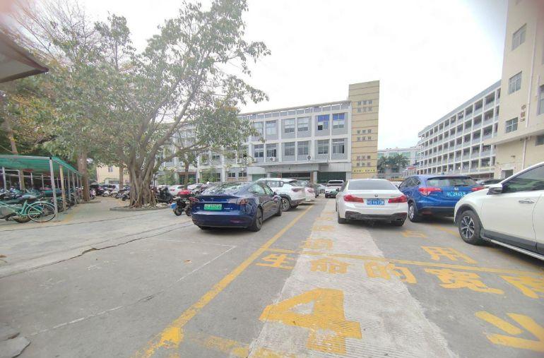 福永塘尾地铁口旁300平带装修大型工业园区厂房出租大小可分租