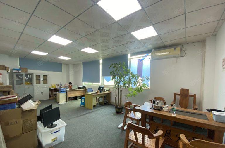 石岩官田地铁口19元楼上500平精装修厂房出租仓库出租可分租